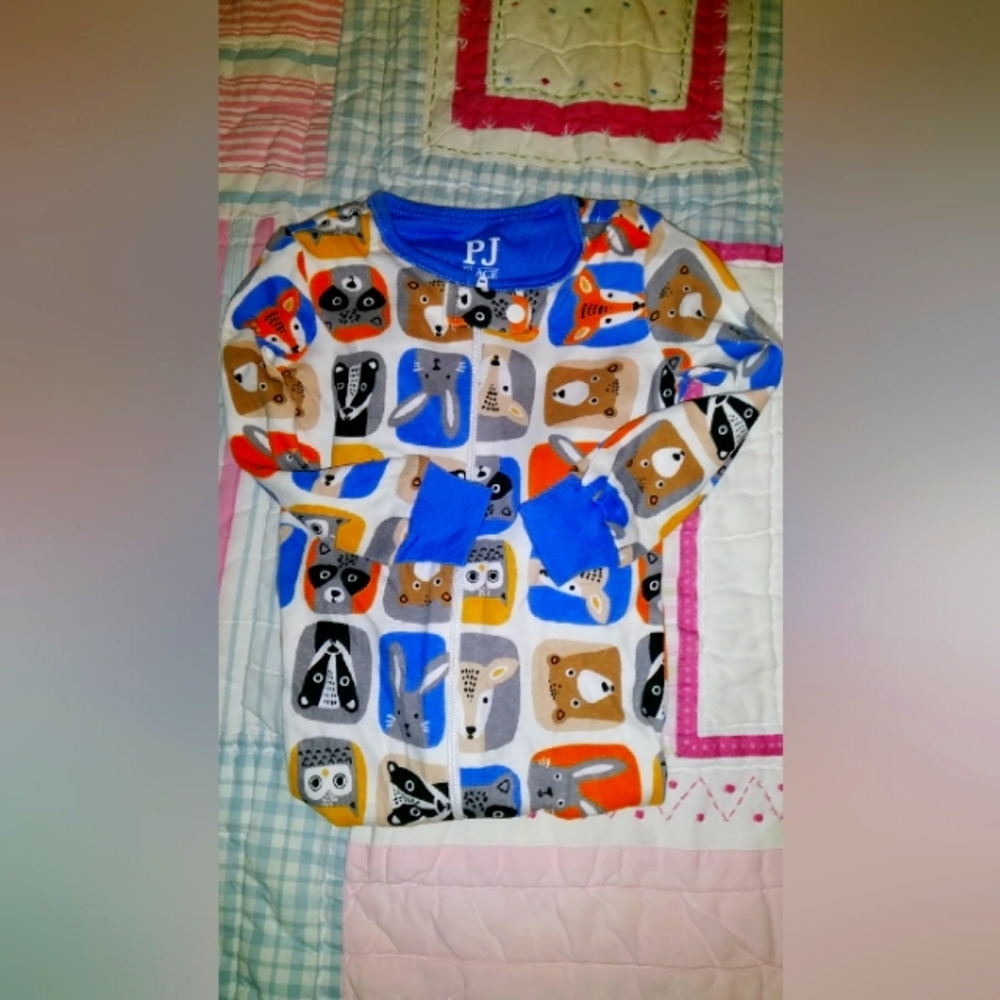 6/9  2 one piece Pjs farm and woodland theme long sleeve and full zipper